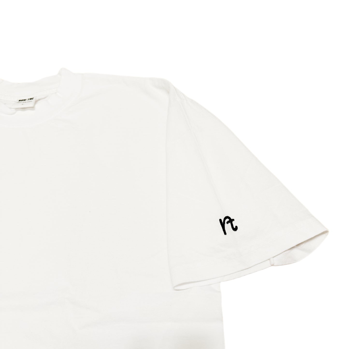 INITIAL LOGO TEE