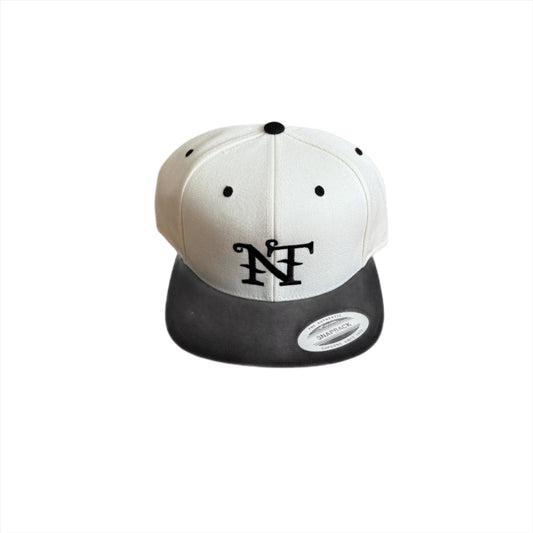 FAMILIA SNAPBACK CAP