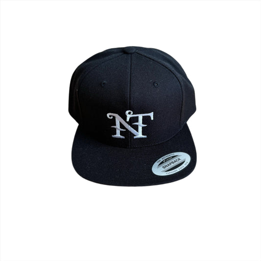 FAMILIA SNAPBACK CAP