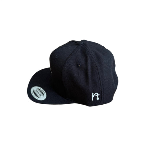 FAMILIA SNAPBACK CAP